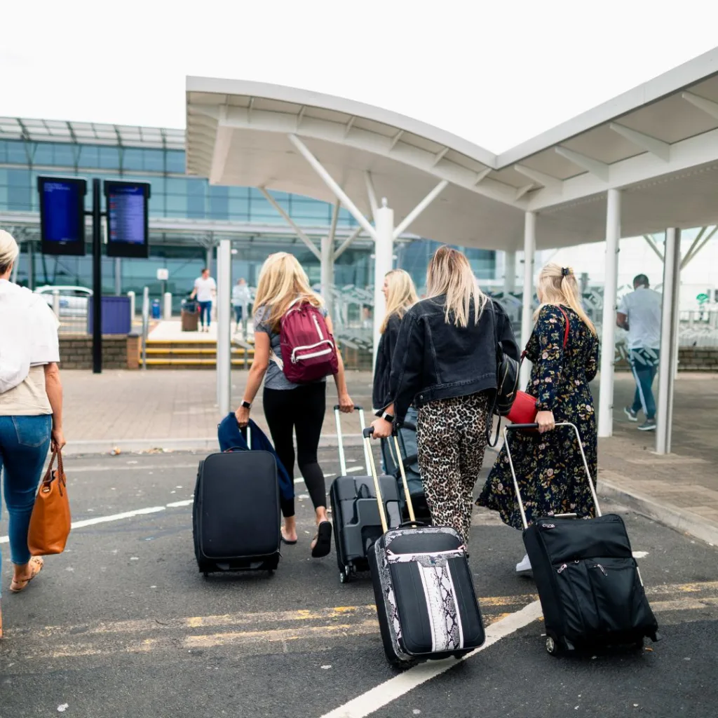 "Unlock Adventure: 6 Compelling Reasons to Plan a Group Trip Now"